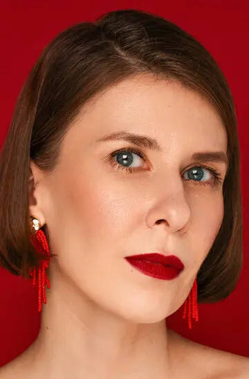 Юля Шарова
