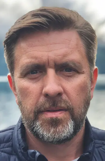 Влад Николаев